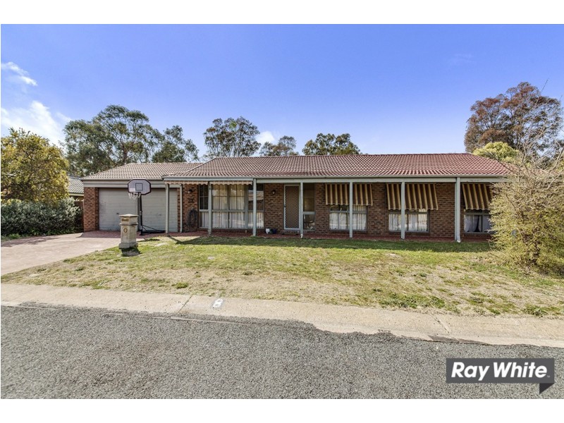 8 Tipper Place, Cook ACT 2614