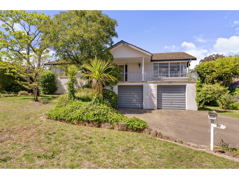 17 Glynn Street, Hughes ACT 2605