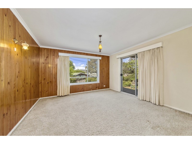 17 Glynn Street, Hughes ACT 2605