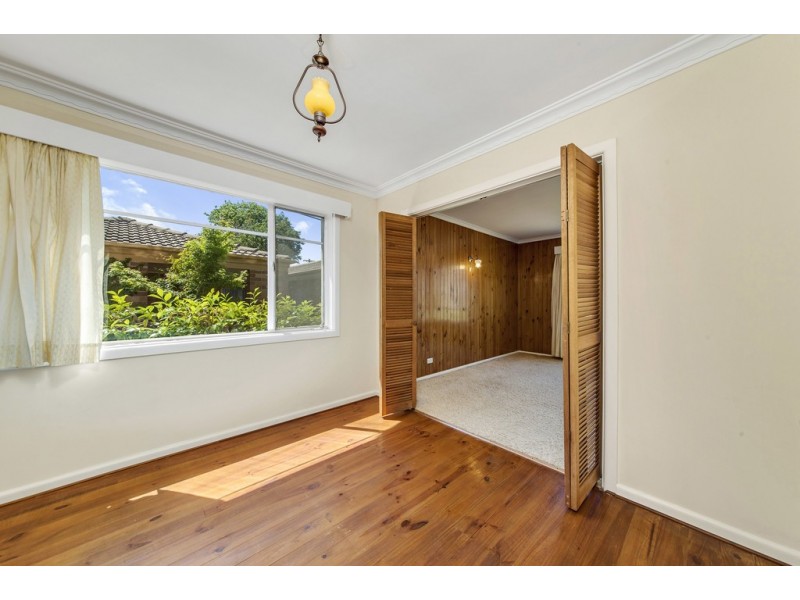 17 Glynn Street, Hughes ACT 2605
