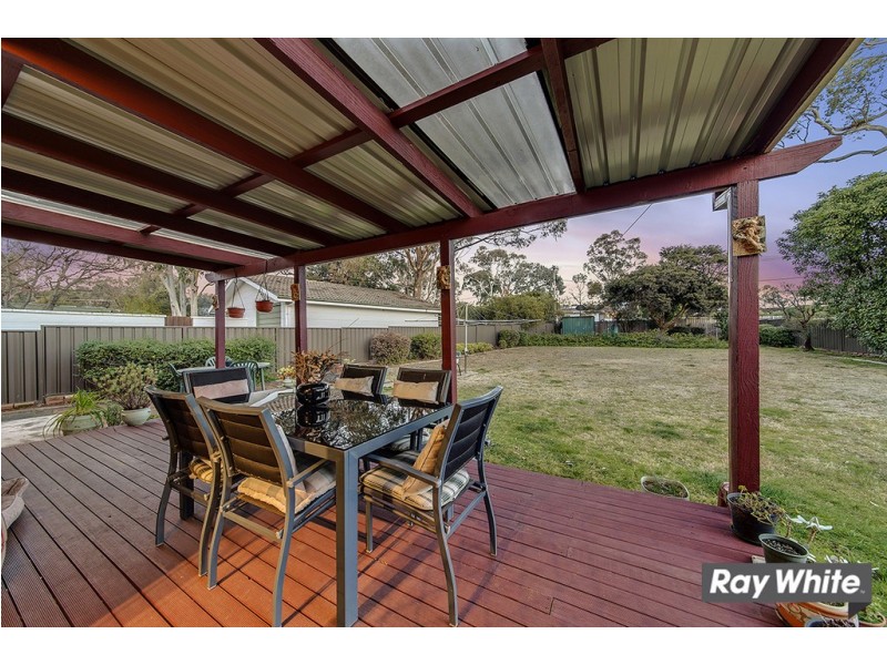 6 Gibbes Place, Weetangera ACT 2614
