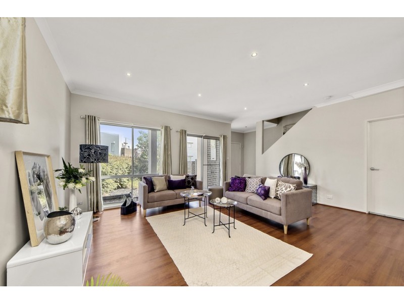 1/18 Dickins Street, Forde ACT 2914