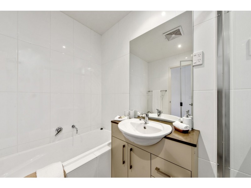 1/18 Dickins Street, Forde ACT 2914
