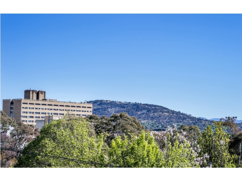 14 Sabine Close, Garran ACT 2605