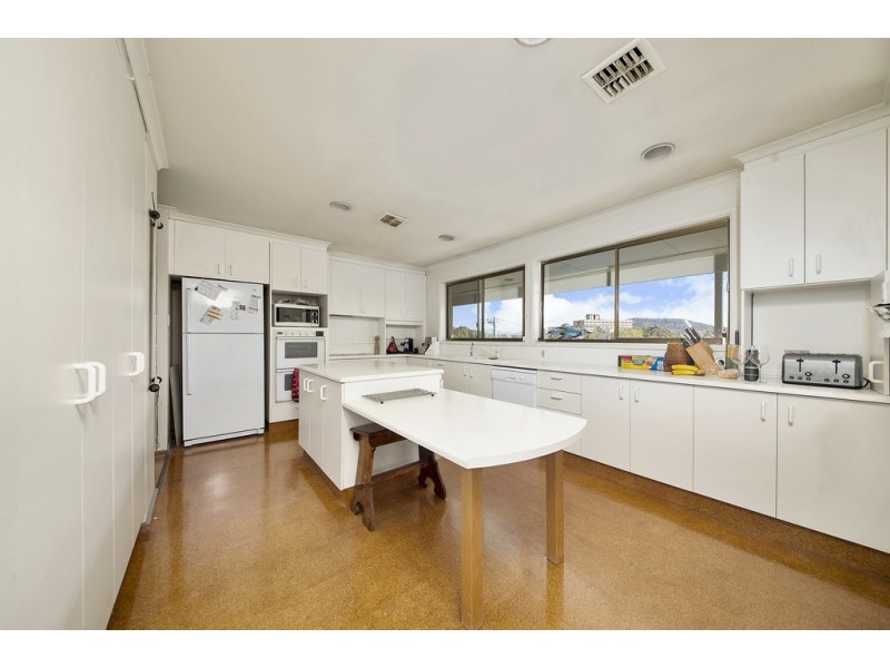 14 Sabine Close, Garran ACT 2605