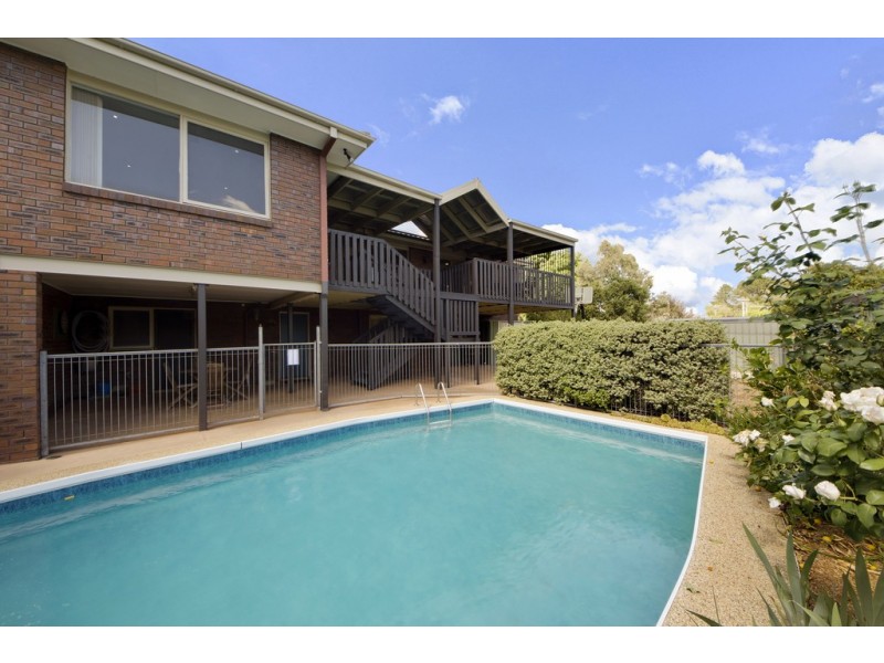 2 Solomon Crescent, Latham ACT 2615