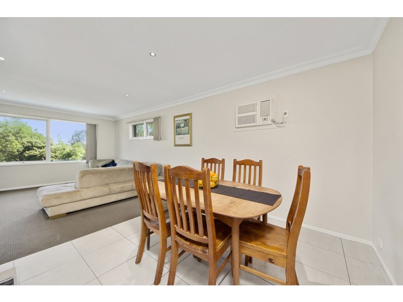 2 Solomon Crescent, Latham ACT 2615