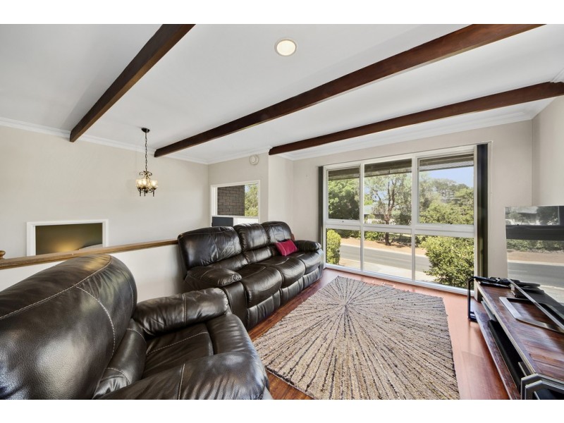 2 Solomon Crescent, Latham ACT 2615