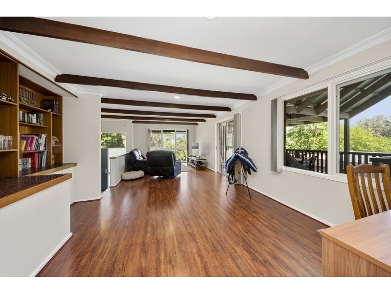 2 Solomon Crescent, Latham ACT 2615