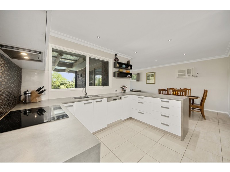 2 Solomon Crescent, Latham ACT 2615