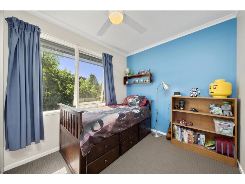2 Solomon Crescent, Latham ACT 2615