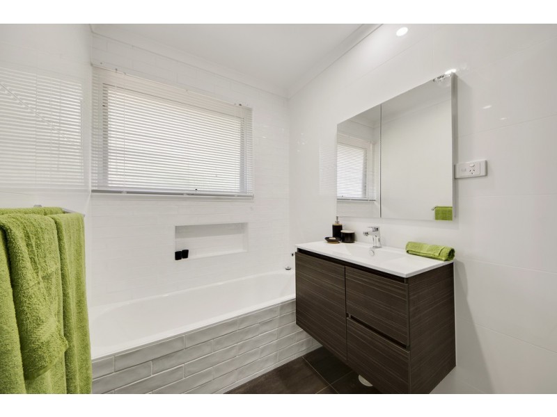 2 Solomon Crescent, Latham ACT 2615