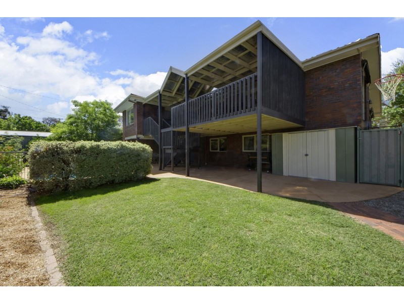 2 Solomon Crescent, Latham ACT 2615