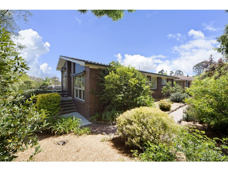 2 Solomon Crescent, Latham ACT 2615