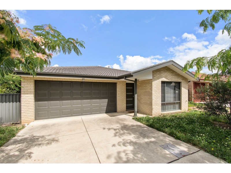 25 Bryan Hudson Street, Macgregor ACT 2615