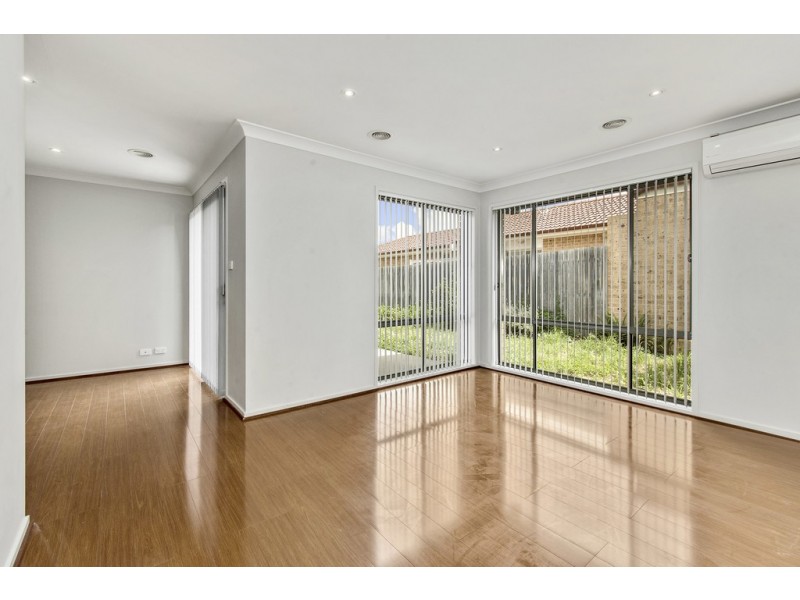 25 Bryan Hudson Street, Macgregor ACT 2615