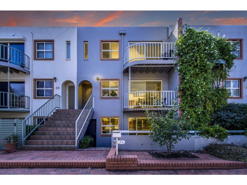 36 Chaseling Street, Phillip ACT 2606