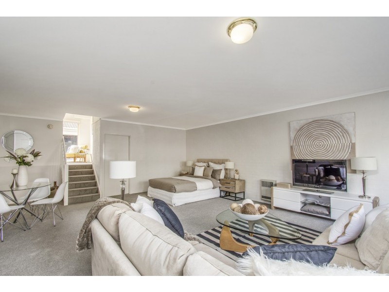 36 Chaseling Street, Phillip ACT 2606