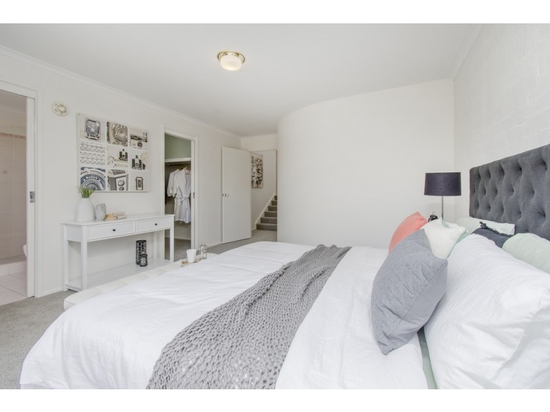 36 Chaseling Street, Phillip ACT 2606