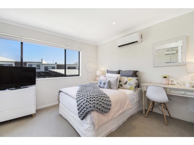 58 Whitrod Avenue, Casey ACT 2913