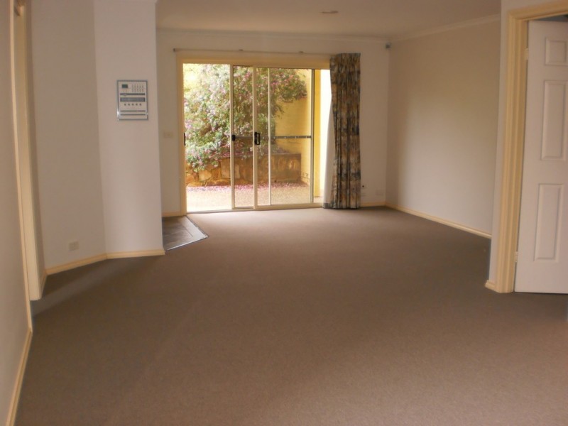 1/4 Tauss Place, Bruce ACT 2617