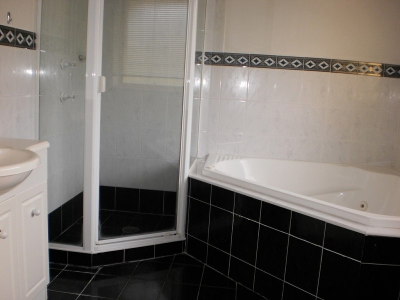 1/4 Tauss Place, Bruce ACT 2617