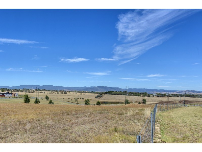 25 Refshauge Crescent, Macgregor ACT 2615