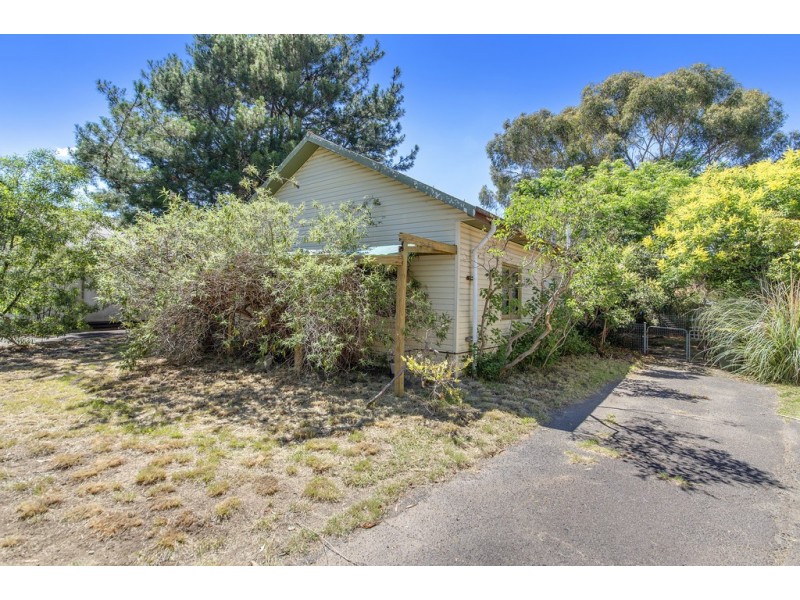 34 Wambool Street, Narrabundah ACT 2604