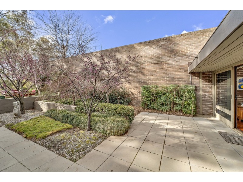 30/83 Crozier Circuit, Kambah ACT 2902