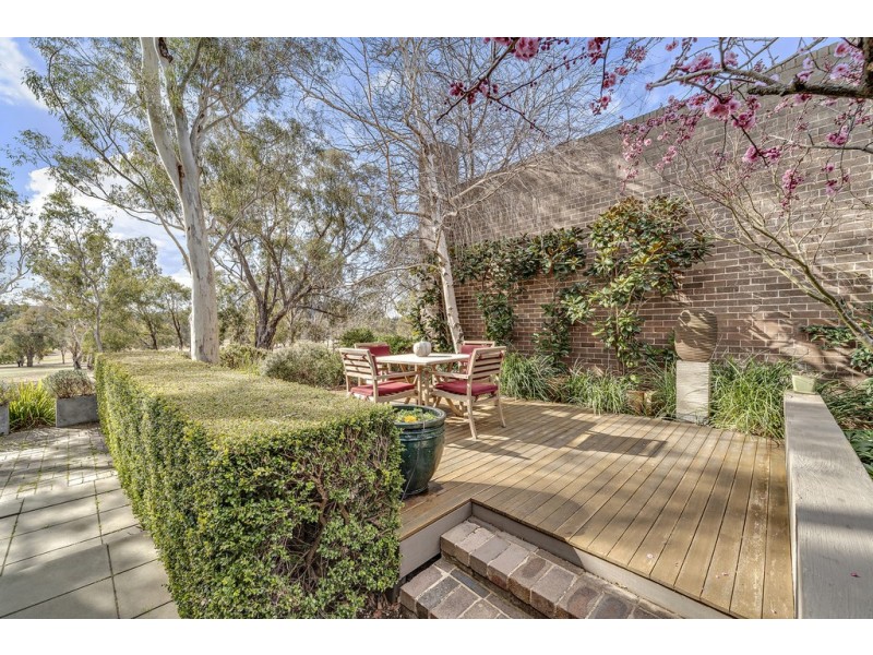 30/83 Crozier Circuit, Kambah ACT 2902
