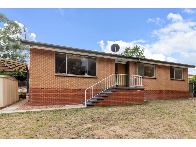 36 Degraves Crescent, Wanniassa ACT 2903