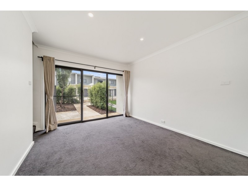 29/40 Henry Kendall Street, Franklin ACT 2913