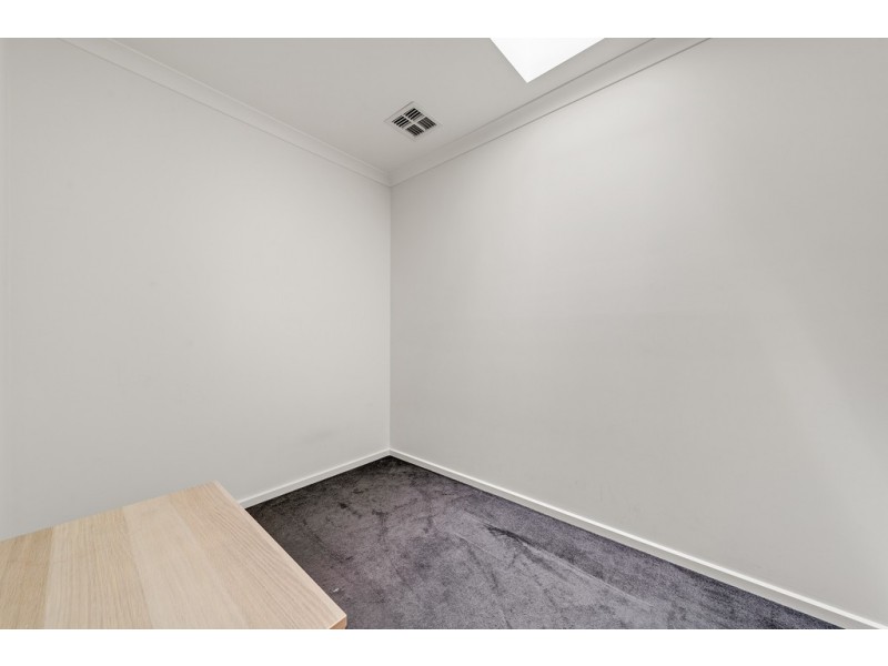 29/40 Henry Kendall Street, Franklin ACT 2913