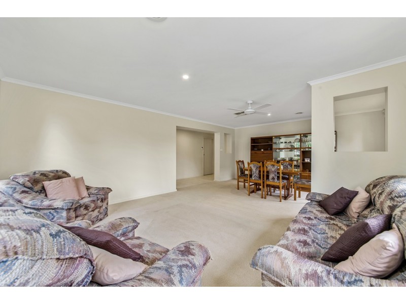 17 Betty Maloney Crescent, Banks ACT 2906