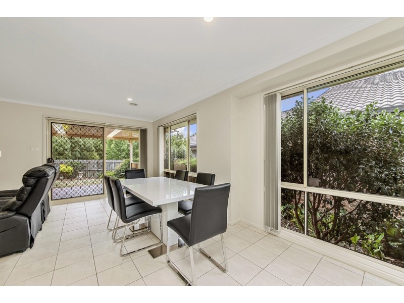 17 Betty Maloney Crescent, Banks ACT 2906