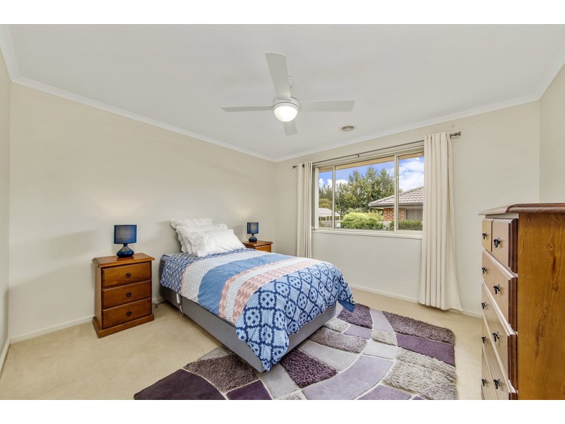 17 Betty Maloney Crescent, Banks ACT 2906