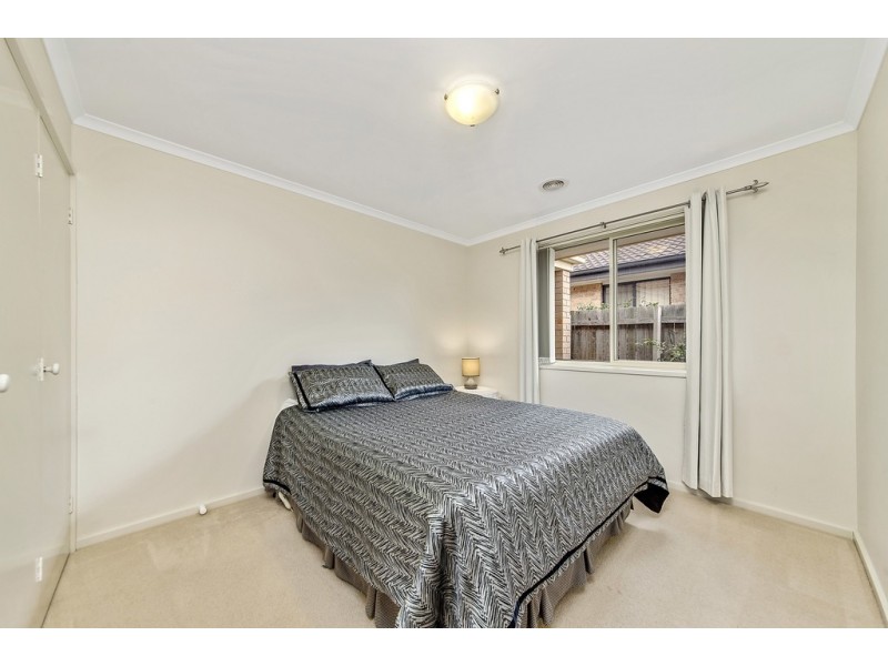 17 Betty Maloney Crescent, Banks ACT 2906