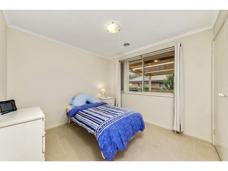 17 Betty Maloney Crescent, Banks ACT 2906