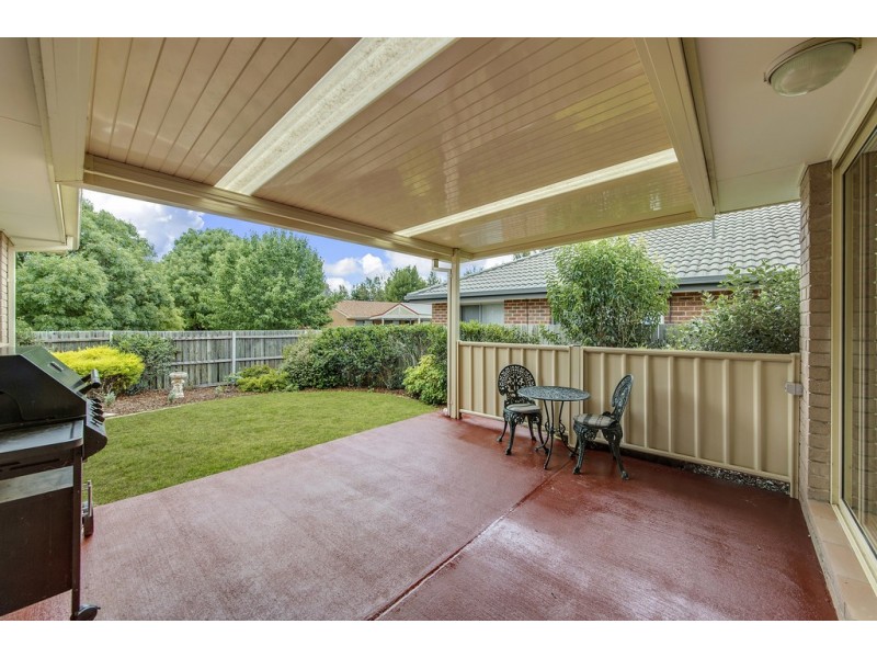 17 Betty Maloney Crescent, Banks ACT 2906
