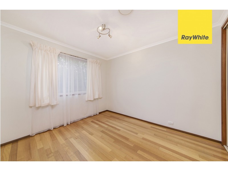 16 Rowntree Crescent, Isaacs ACT 2607