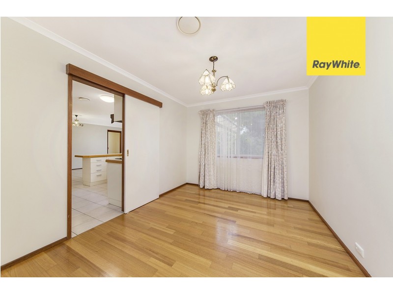 16 Rowntree Crescent, Isaacs ACT 2607