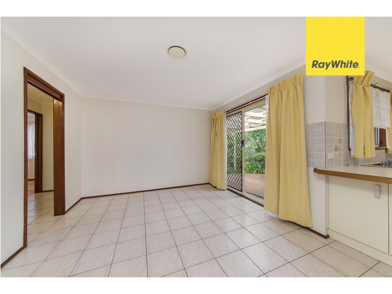 16 Rowntree Crescent, Isaacs ACT 2607