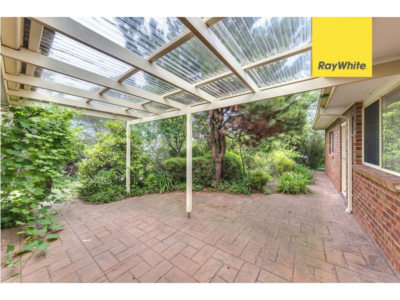 16 Rowntree Crescent, Isaacs ACT 2607