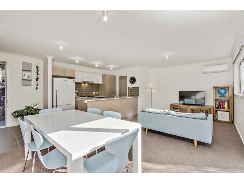 8/4 Annie Douglas St, Casey ACT 2913 Ray White Belconnen Sold