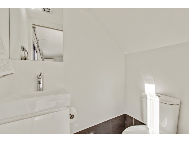 8/4 Annie Douglas St, Casey ACT 2913