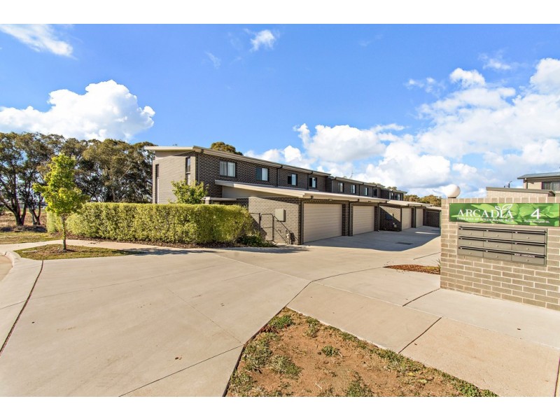 8/4 Annie Douglas St, Casey ACT 2913