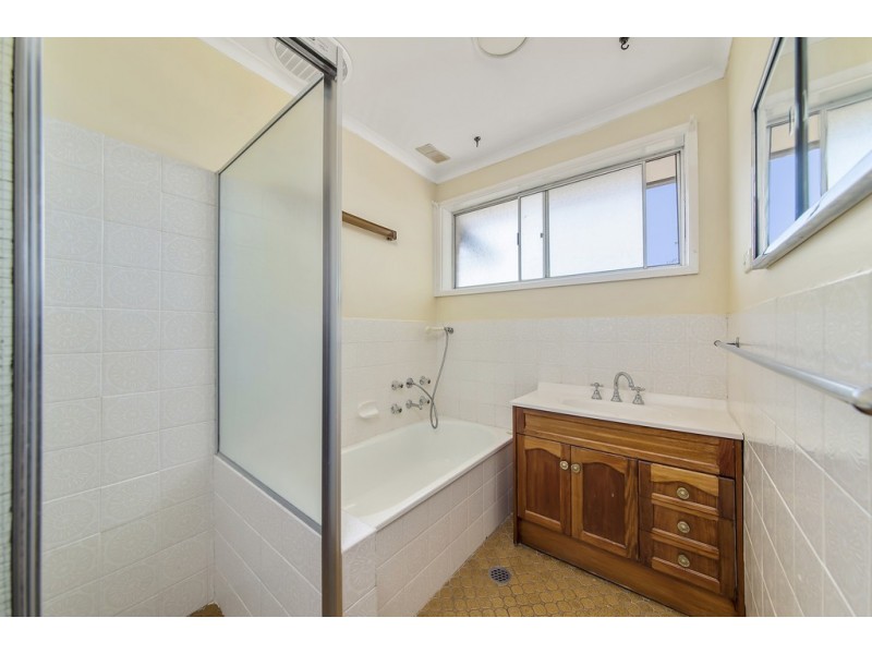 71 Denny Street, Latham ACT 2615