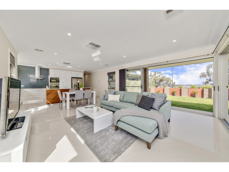24 Hanley Street, Casey ACT 2913