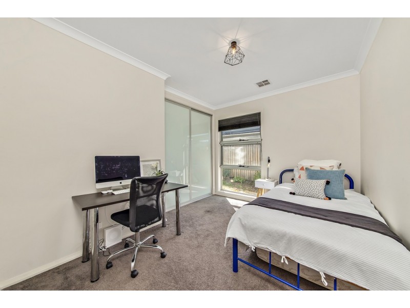 24 Hanley Street, Casey ACT 2913