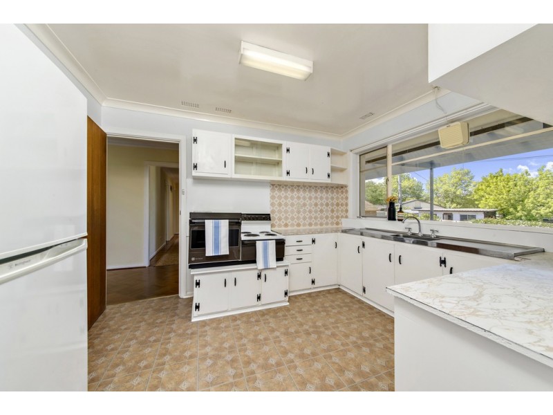 17 Glynn Street, Hughes ACT 2605